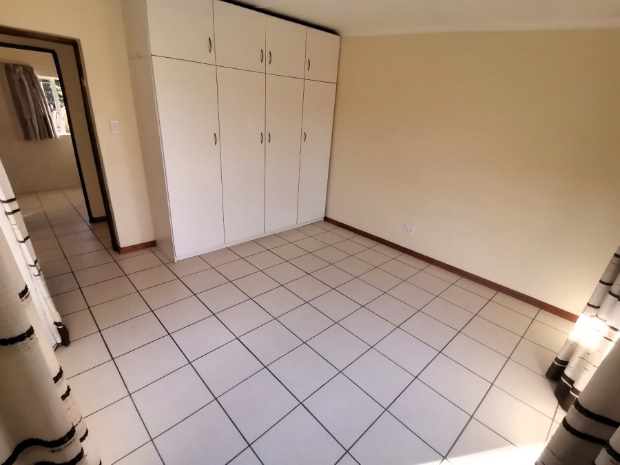 To Let 2 Bedroom Property for Rent in Beacon Bay Eastern Cape